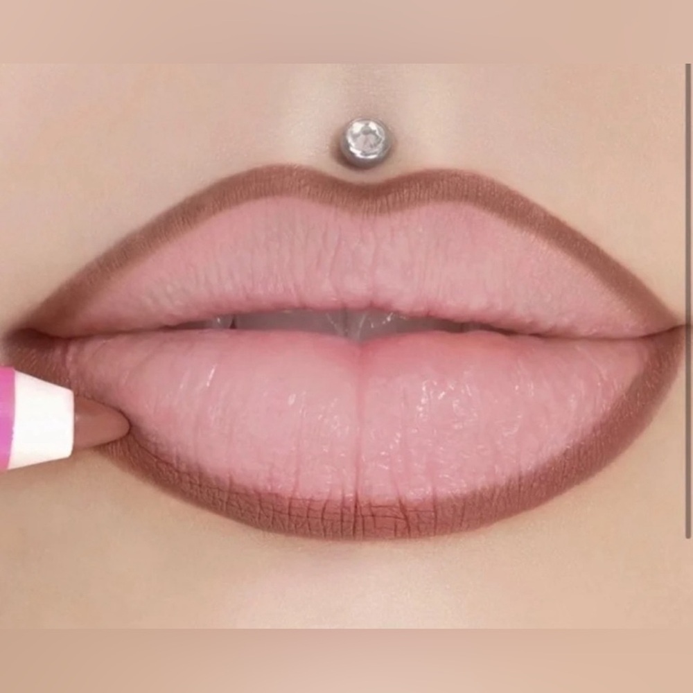 Neutral Pink Lip Liner Pencil - Precision Lip Definer